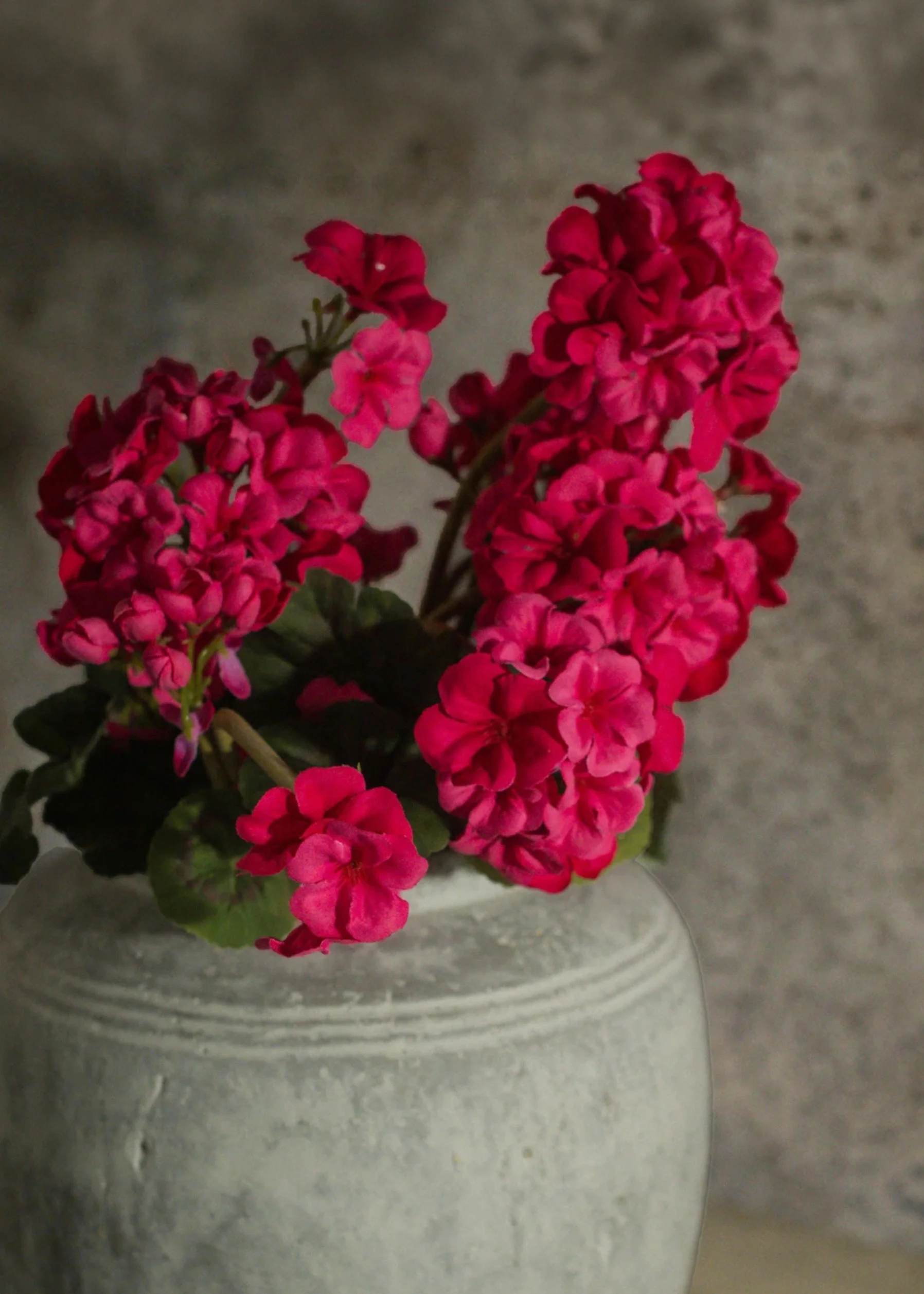 Artificial Geranium Flower Bush in Dark Pink - 19.5" - Image 2